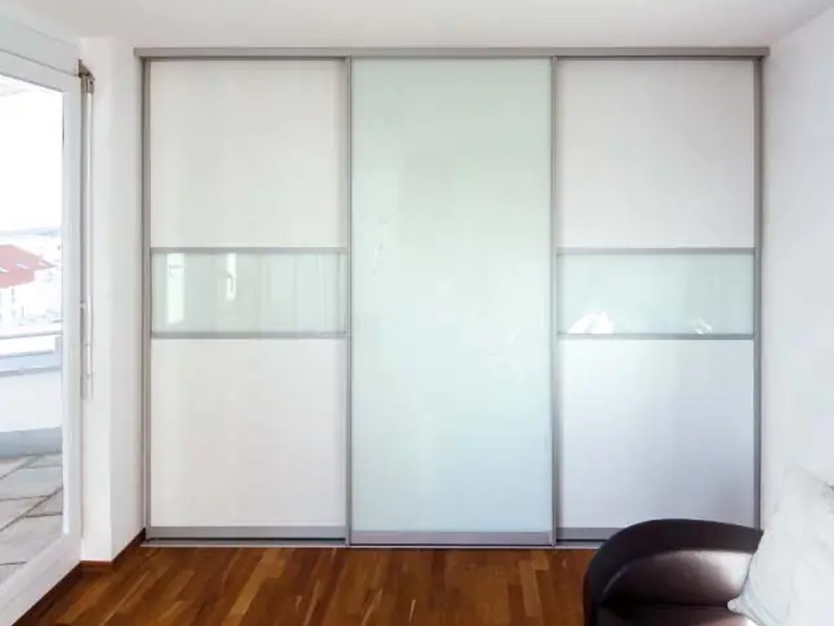 Raumhoher Schiebet Rschrank Mit Glas Urbana M Bel M Nchen